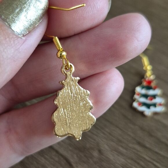 💲6️⃣ Bundled ✔️Festive Holiday Christmas Tree Earrings with Snow Branch Detail - Picture 7 of 7